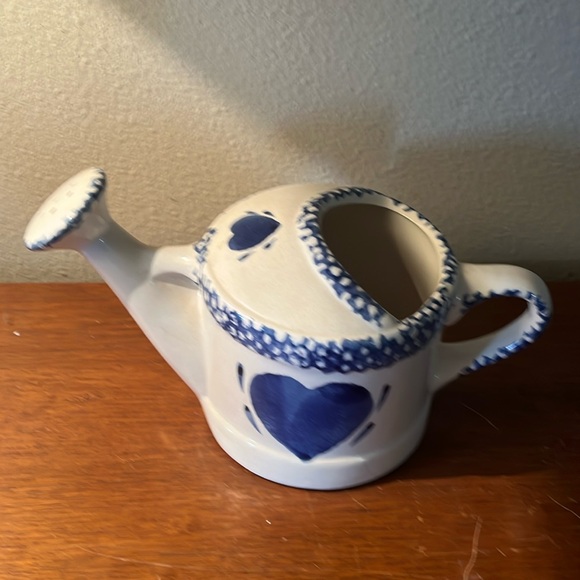 bazaars inc world Other - Bazaars blue and white watering can, cottagecore